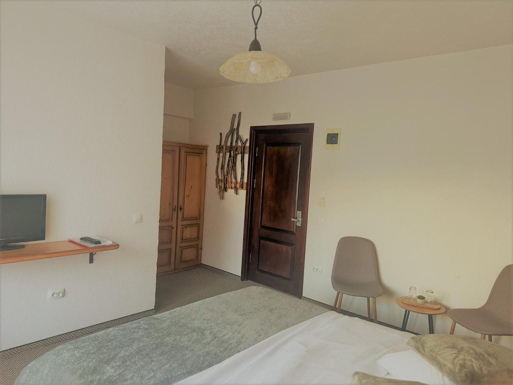 Pensiune Pensiunea Ursul Carcotas 3*